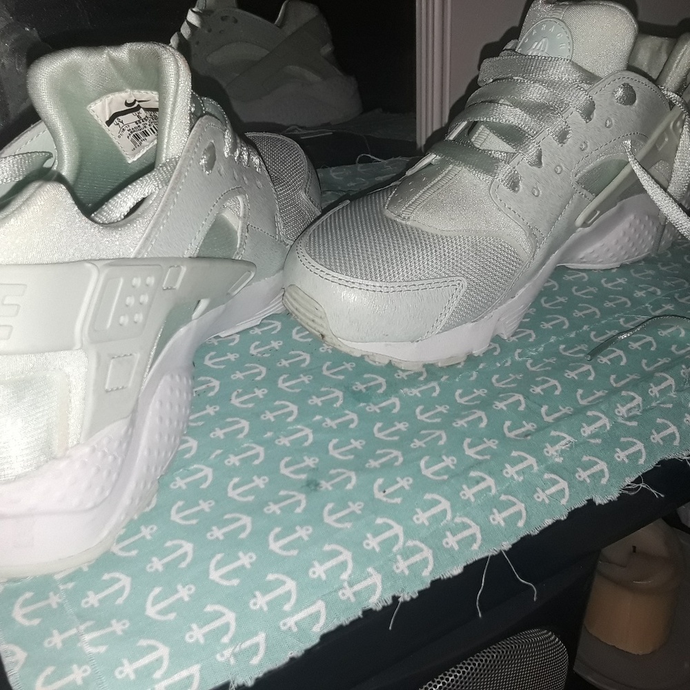 Nike - Picture 3 of 3